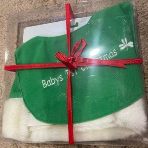 BRAND NEW IN BOX KURT S. ADLER GREEN BABYS 1ST CHRISTMAS BIB AND SANTA HAT SET